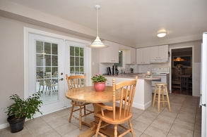 Kitchen Dining Area - Country homes for sale and luxury real estate including horse farms and property in the Caledon and King City areas near Toronto